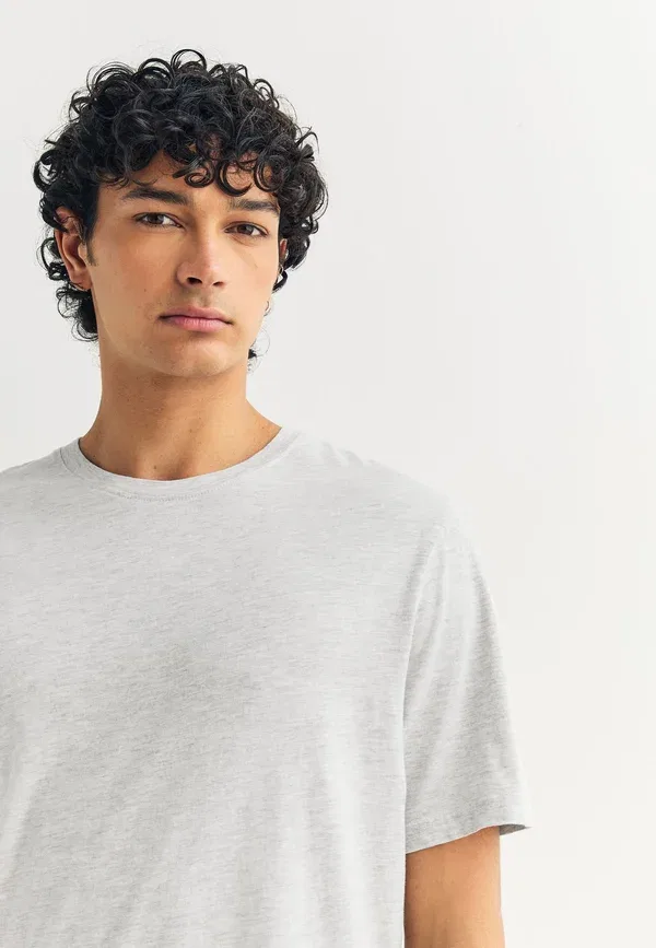 Футболка с круглым вырезом Essential crew neck t-shirt regular fit Next, Light Grey Marl, светло-серый — фото 4