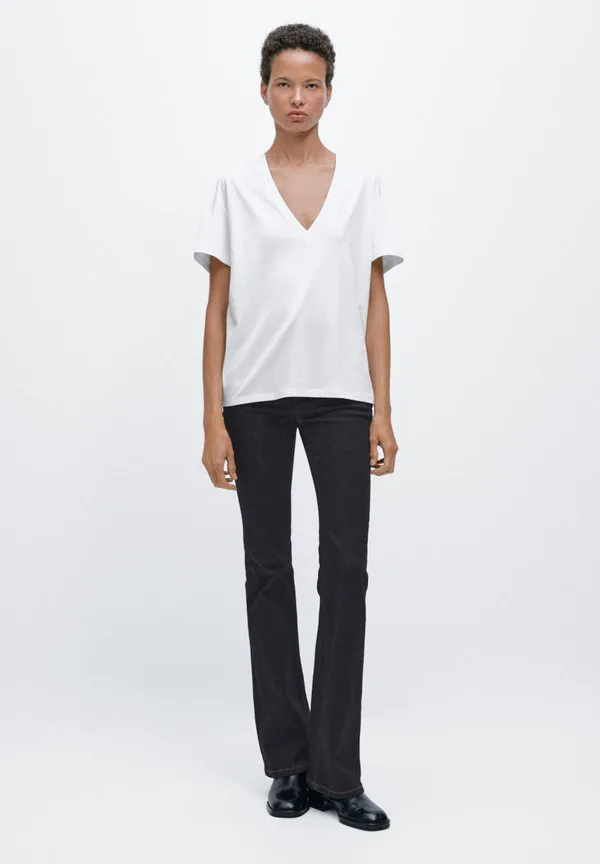 Свободная базовая футболка с v-образным вырезом Massimo Dutti, White — фото 2