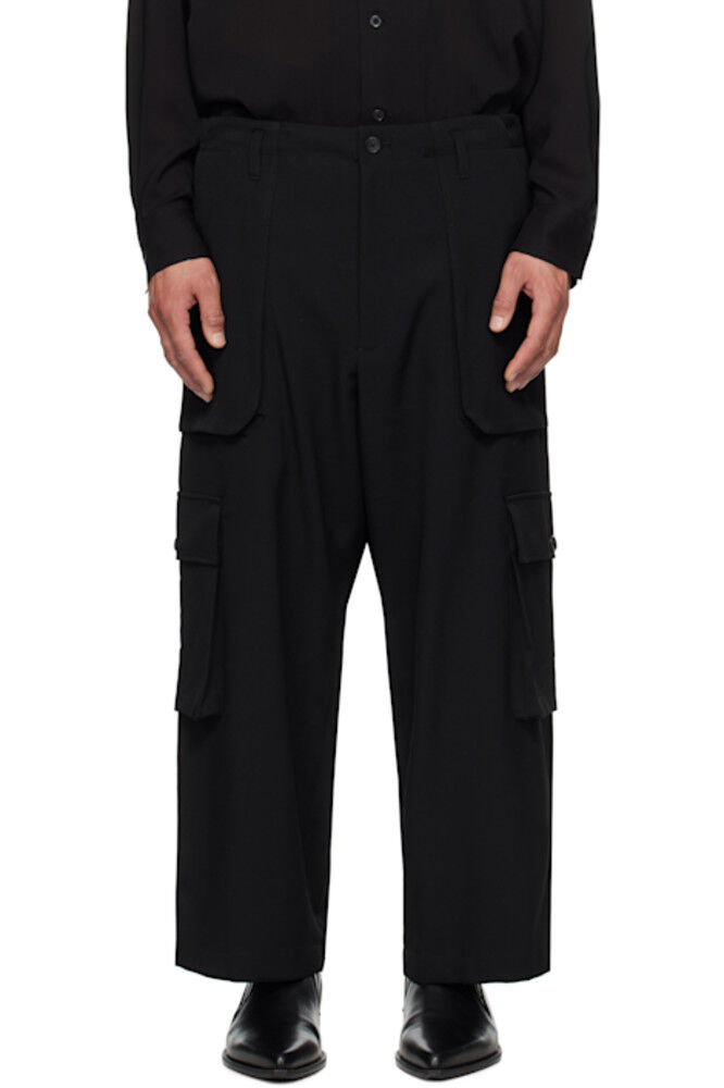 

Черные брюки-карго из шерстяного габардина с карманами YOHJI YAMAMOTO