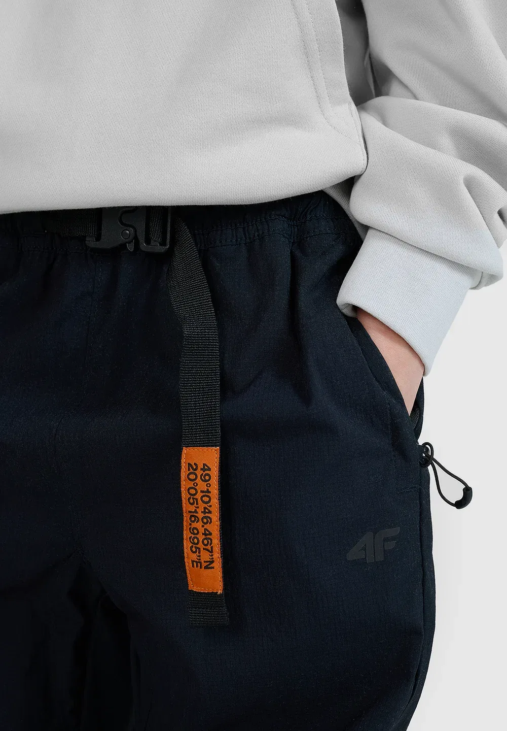 Spodnie casual joggery chłopięce - czarne 122 (6-7 лат) - спортивные штаны 4F, Deep Black — фото 4