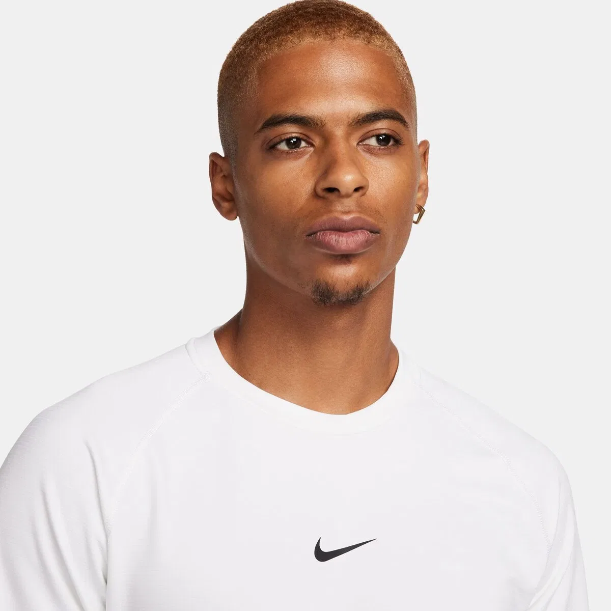 Мужская базовая футболка с длинным рукавом Nike Dri-FIT Warm Long-Sleeve Crew Top, White/Black — фото 3