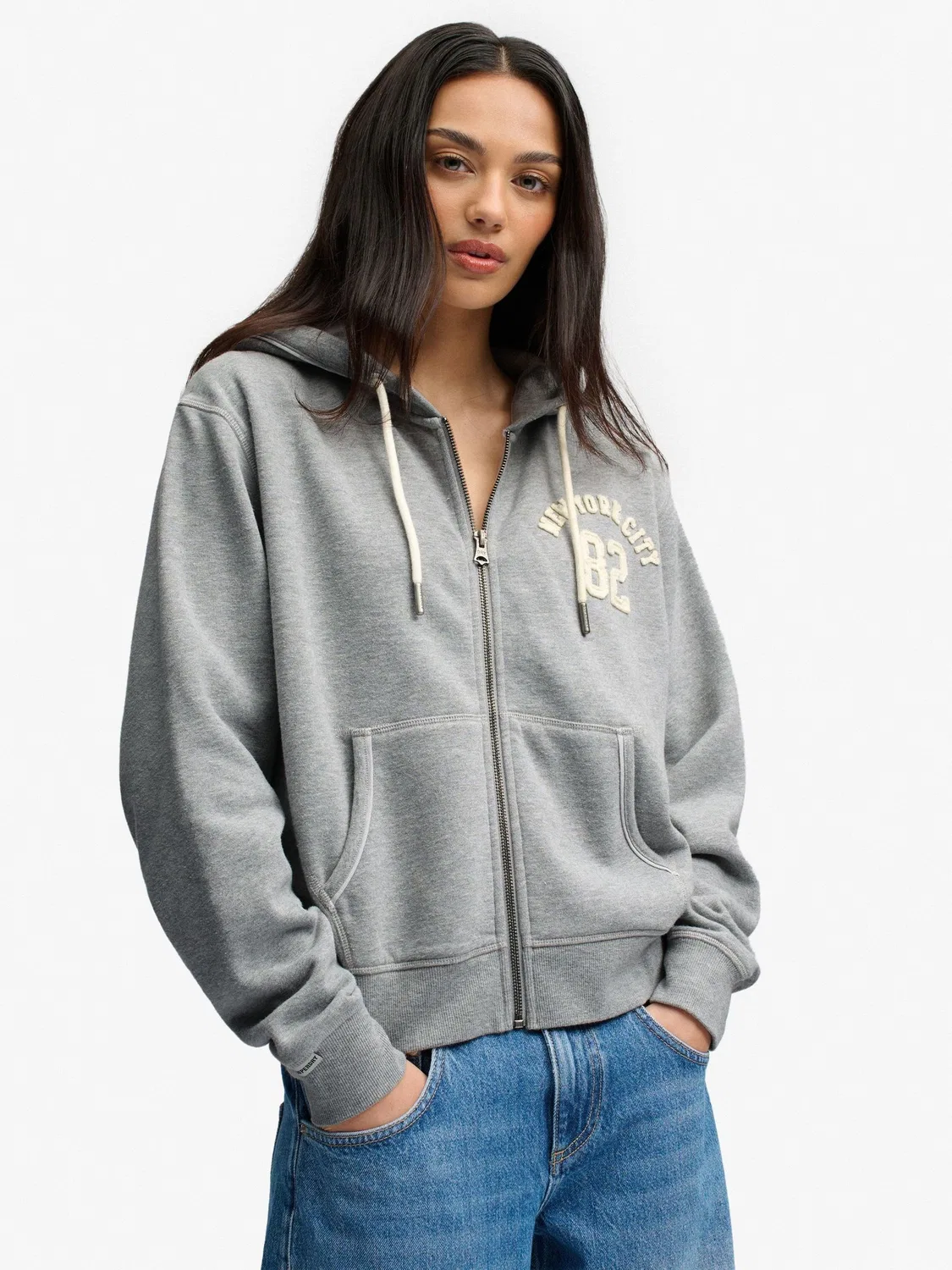 Худи-кроп с молнией Superdry Ath Ess Relaxed Crop, серый — фото 3