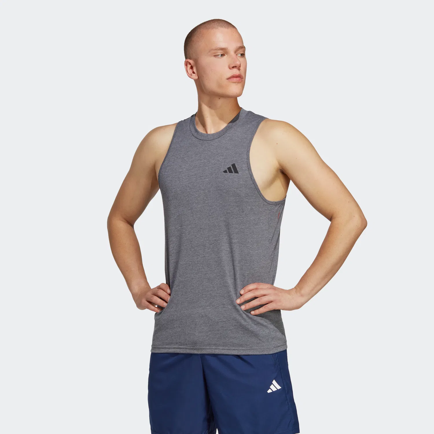 Мужской безрукавный тренировочный топ с технологией AEROREADY Adidas Performance, Dark Grey Heather/White/Black — фото 3