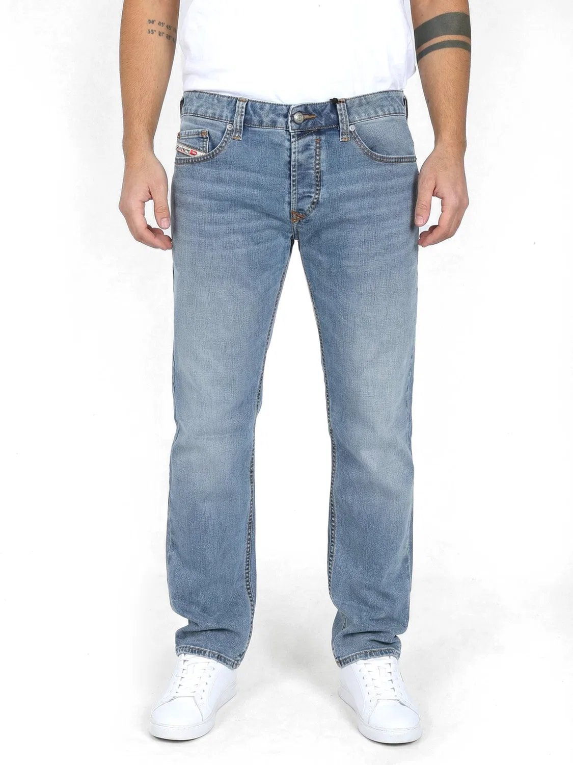 Джинсы Diesel Regular Jeans Straight SAFADO-X пастельно-голубого цвета — фото 2