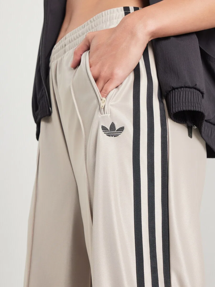 Брюки ADIDAS ORIGINALS свободного кроя 'FIREBIRD' цвета хаки — фото 3