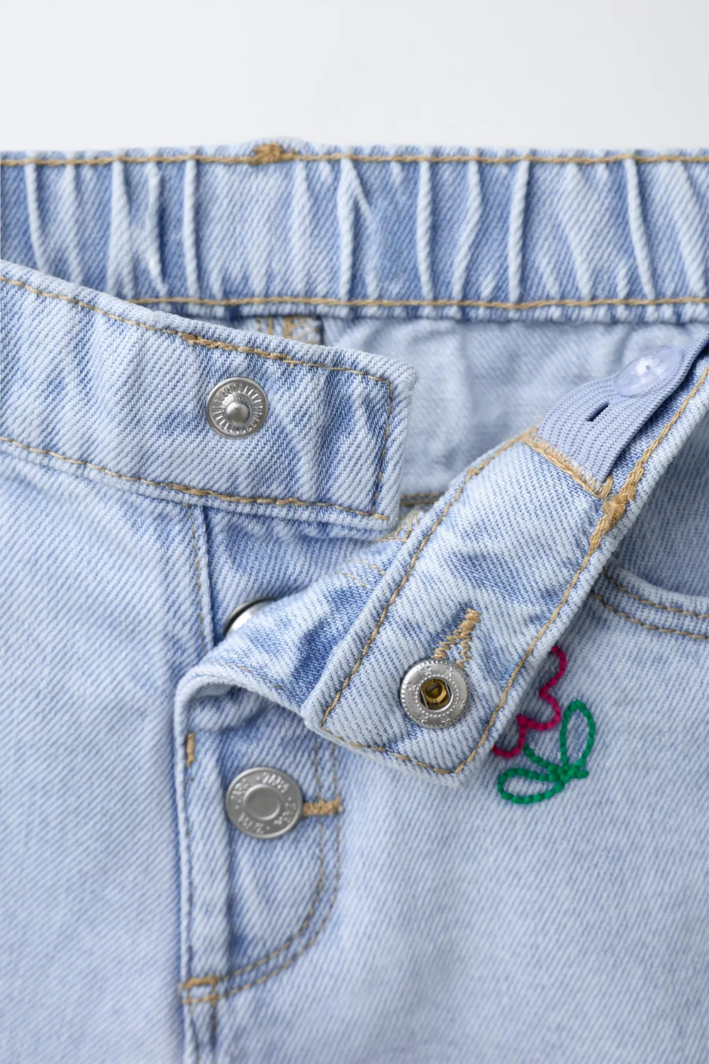 Джинсовые шорты-бермуды "мамин крой" с вышитыми цветами ZARA, Blue — фото 3