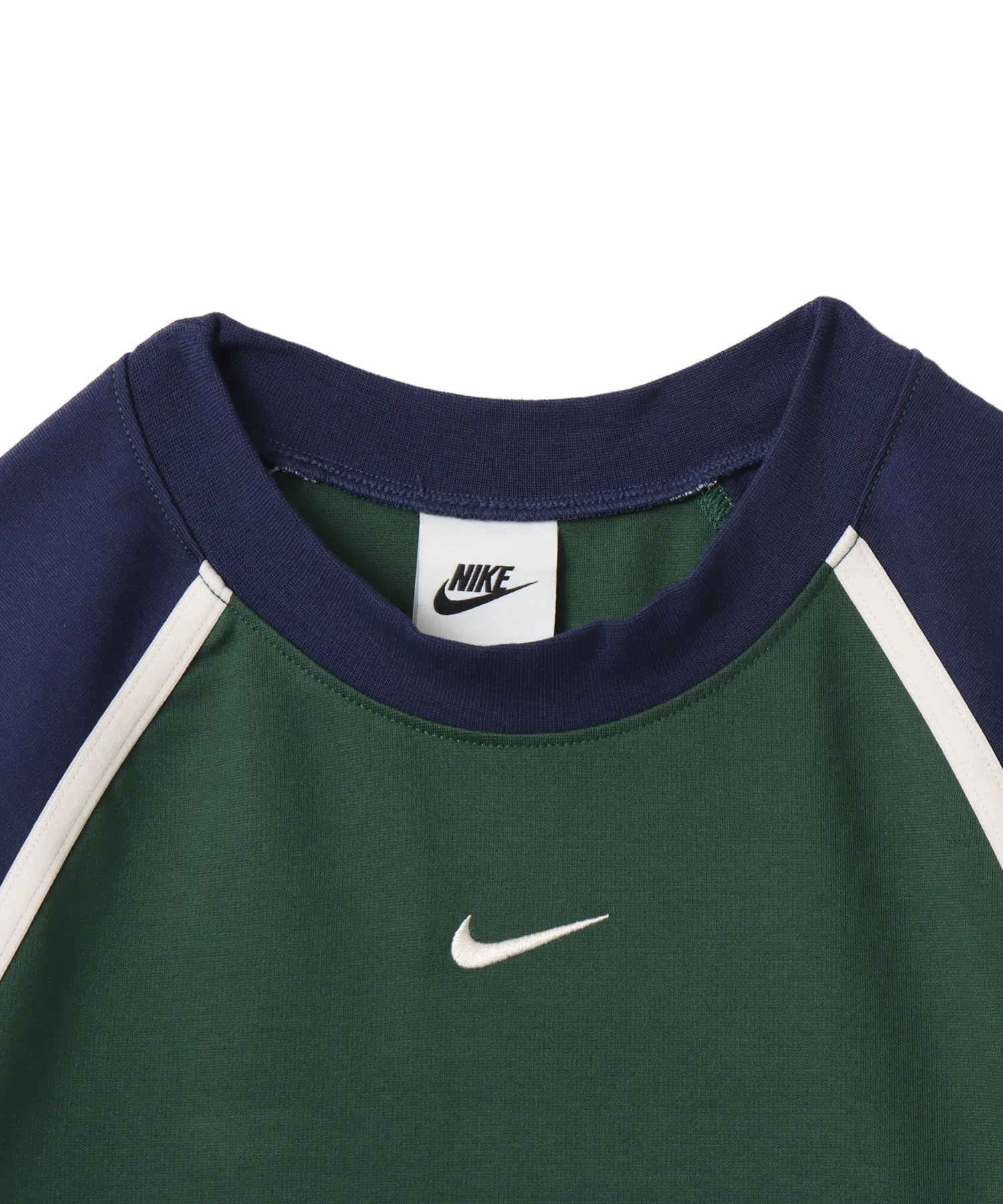 Женская футболка NIKE Street LS Body Bold C зелёная — фото 3