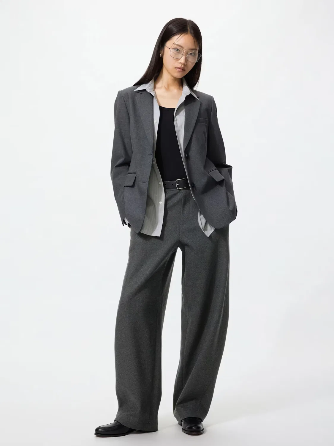 Брюки Uniqlo, из трикотажа с начесом, широкие штанины, темно-серый