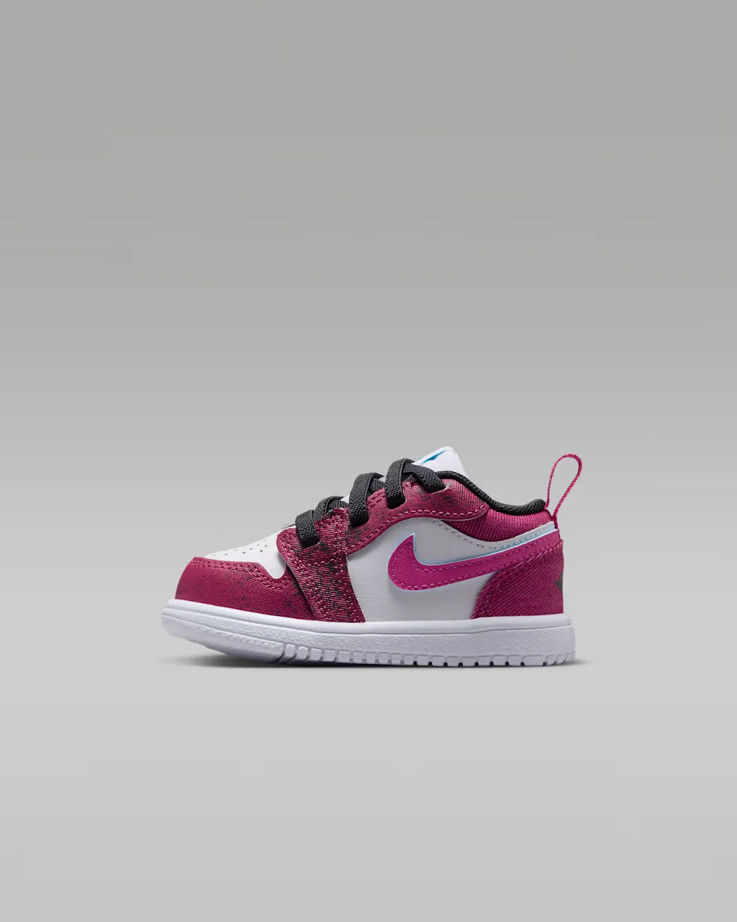 Детская/подростковая обувь Jordan 1 Low Alt SE, Sweet Beet/White/Baltic Blue/Off Noir