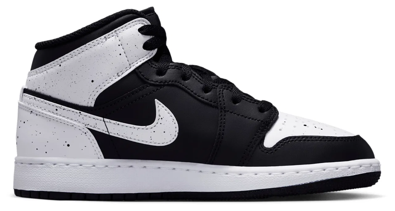 Детские баскетбольные кроссовки для мальчиков Jordan AJ 1 Mid, White/Black/Black
