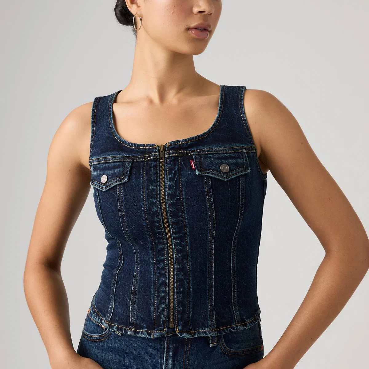 Винтажный жилет на молнии Levi's, Gate Keeping Vest - Dark Wash — фото 2