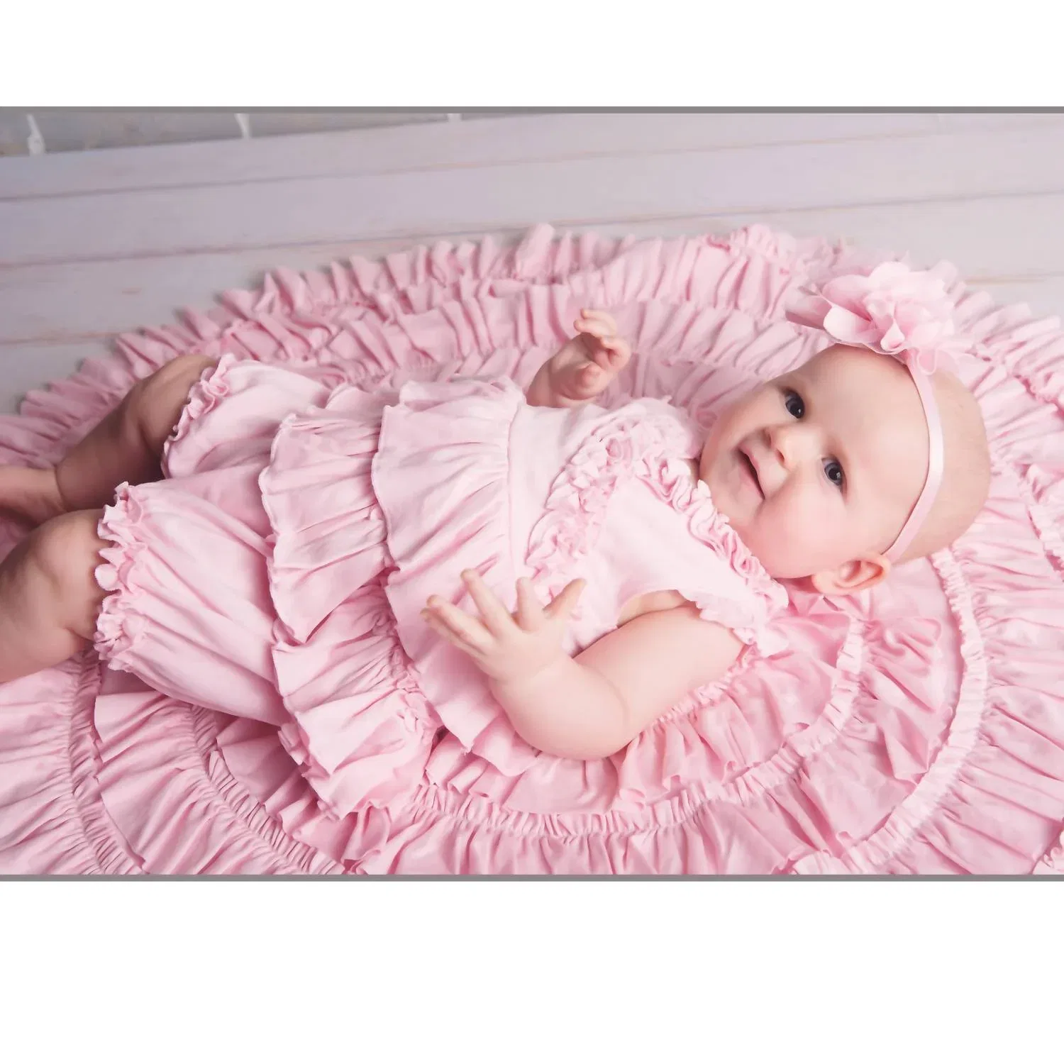 Детский боди-комбинезон для девочек с оборками Lotus Lemon Loves Layette, розовый — фото 3