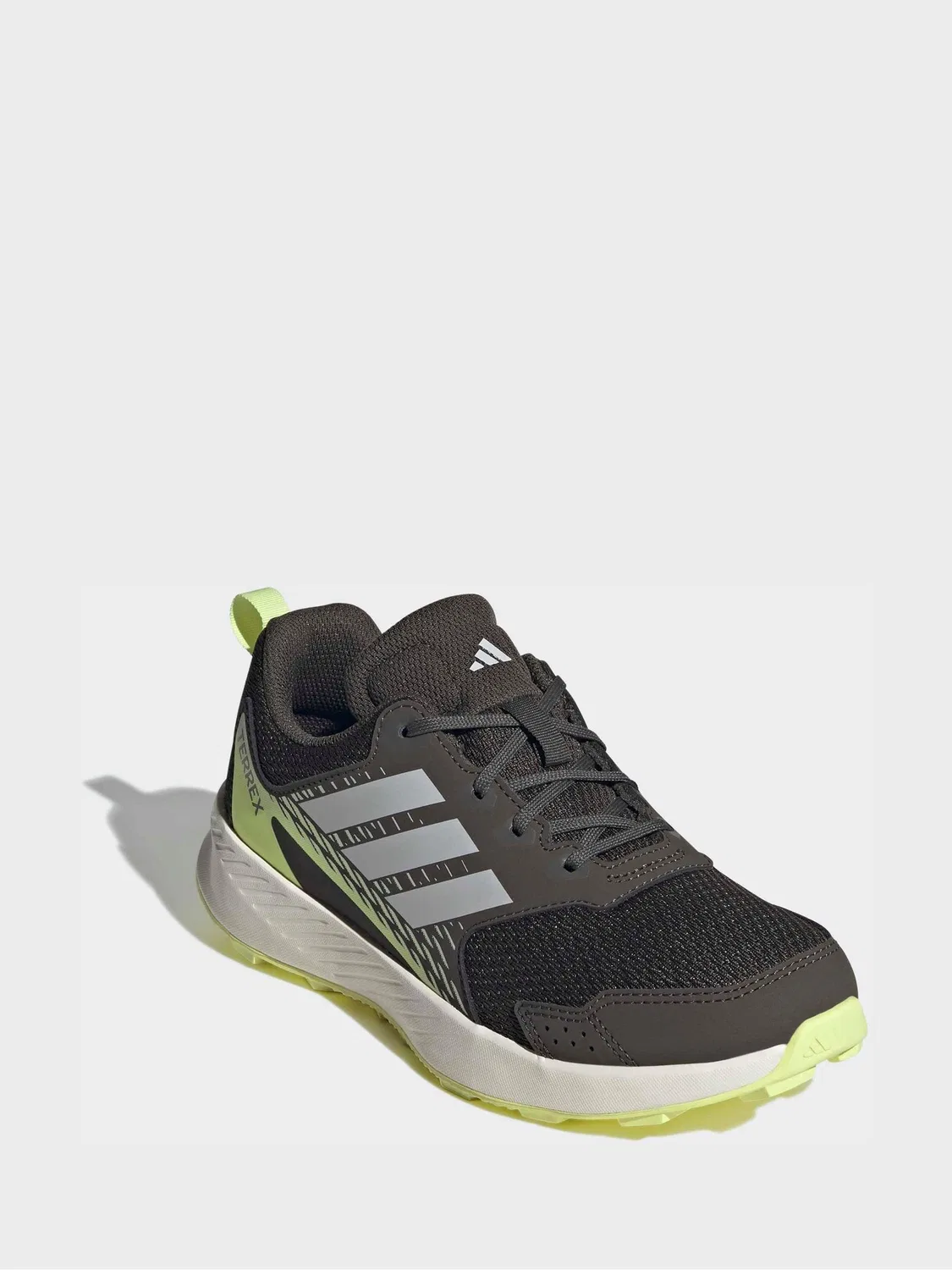 Кроссовки для трейлраннинга Terrex Tracefinder adidas, зеленые