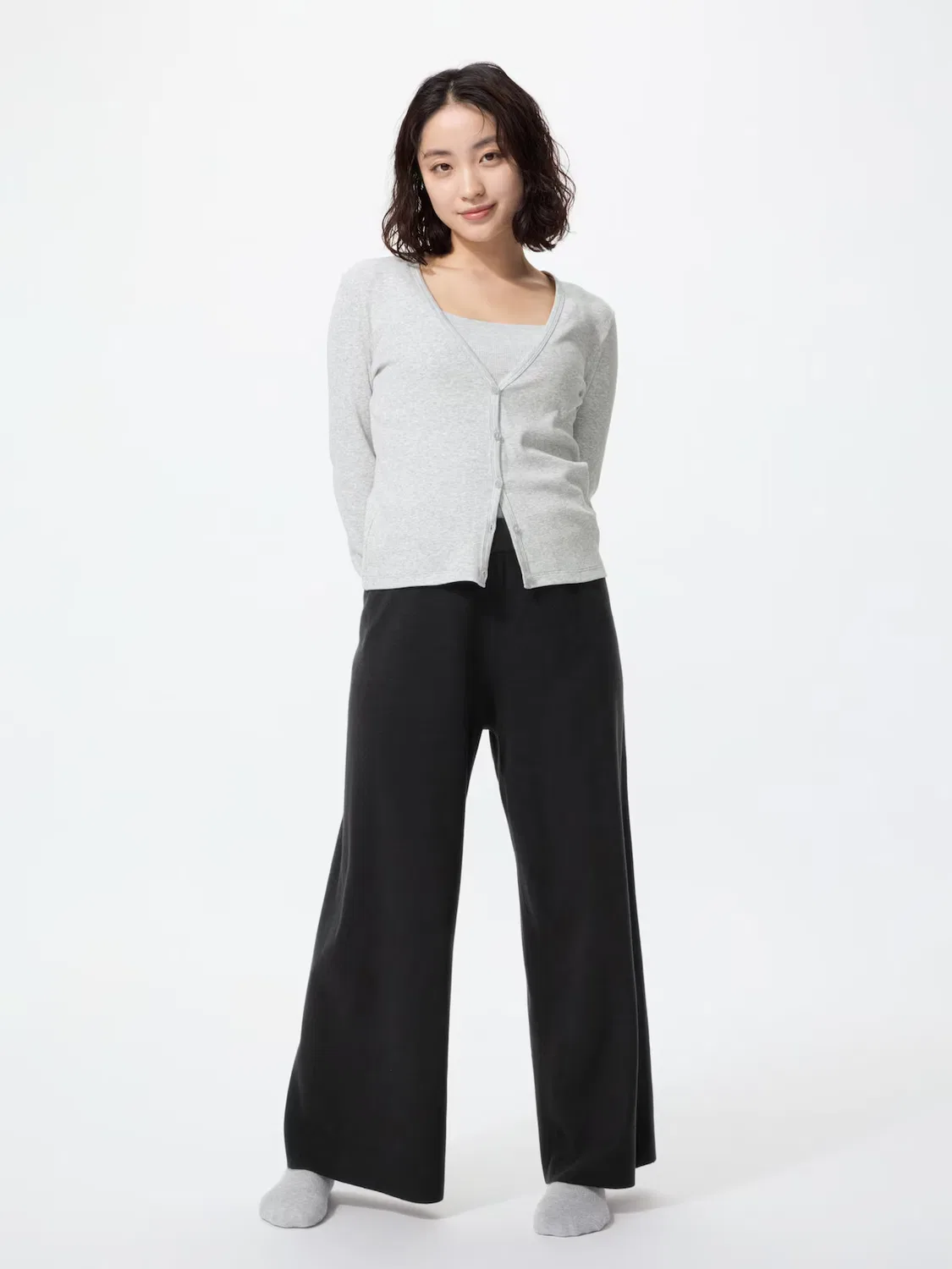 Трикотажные брюки Uniqlo, короткая длина, черный