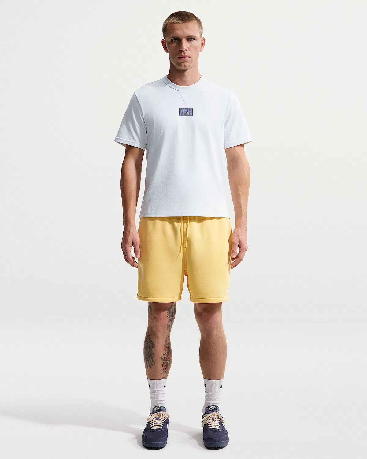 Футболка Nike Sportswear Premium Essentials, Summit White — фото 4