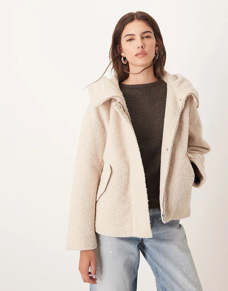 

Куртка JDY с капюшоном из искусственной шерсти в цвете «камень»