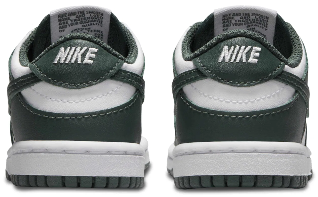 Кроссовки для мальчиков Dunk Low Nike, цвет White/Vintage Green/White — фото 3