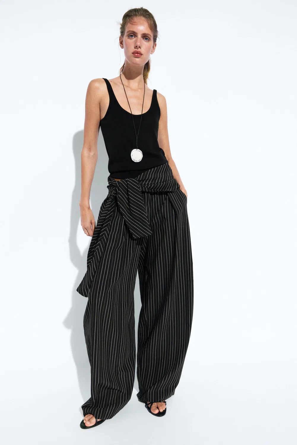 Брюки Massimo Dutti, прямого кроя с отделкой в виде шарфа, черный