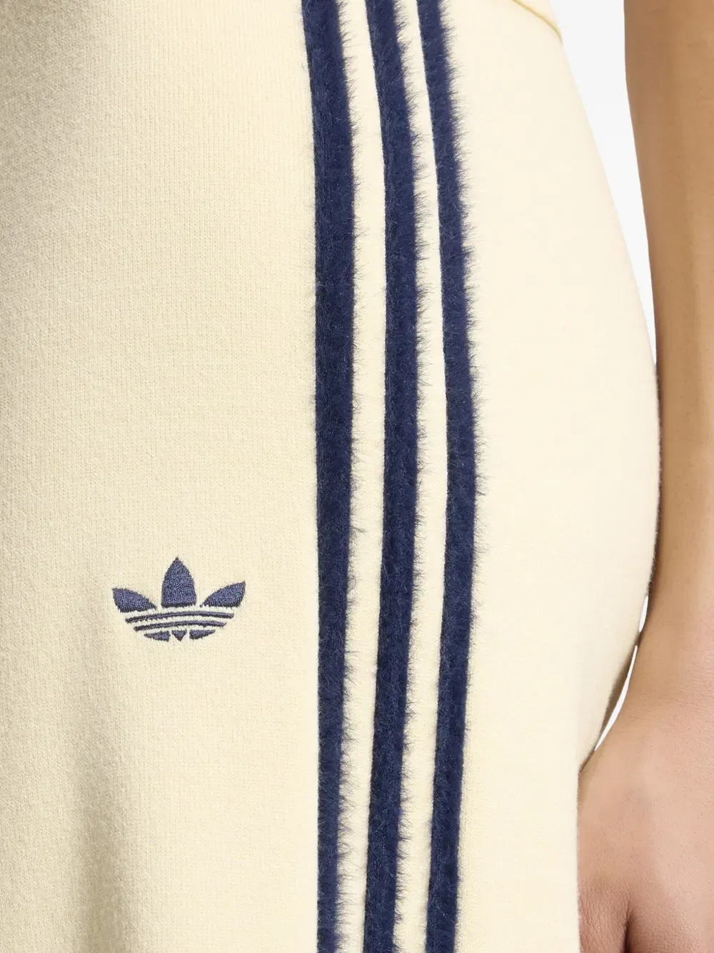 Брюки спортивные Adidas, цвет Warm Vanilla/Night Indigo — фото 3