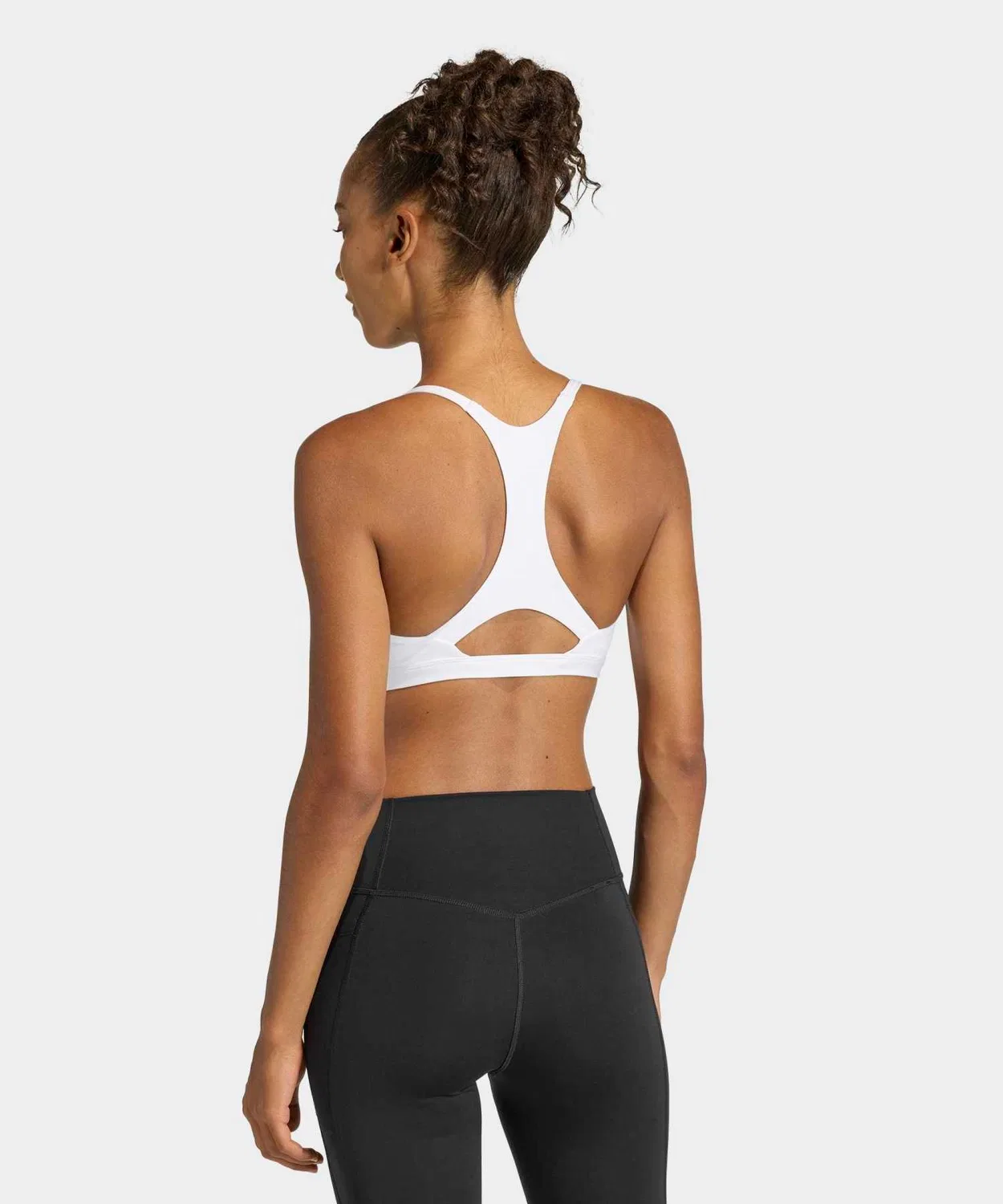 Женский спортивный бюстгальтер с легкой поддержкой Climacool Optime Essentials Workout Light Support Bra, Adidas, Белый — фото 3