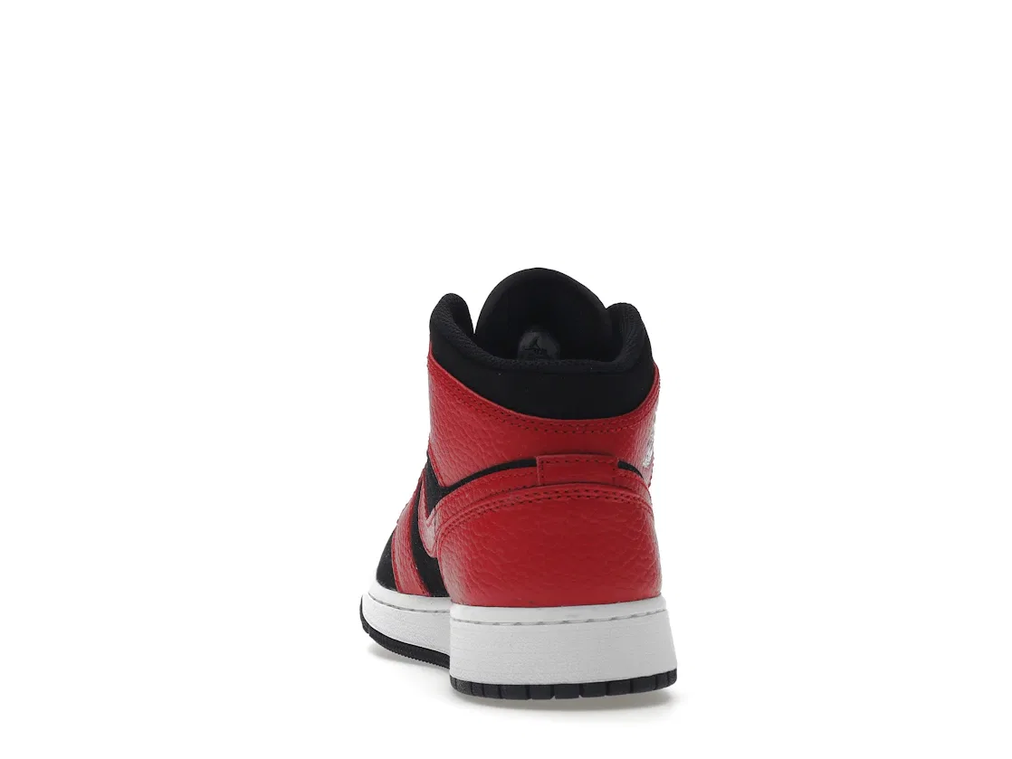 Детские кроссовки Lifestyle с классическим дизайном Jordan 1 Mid Jordan, Black/White-Gym Red — фото 4