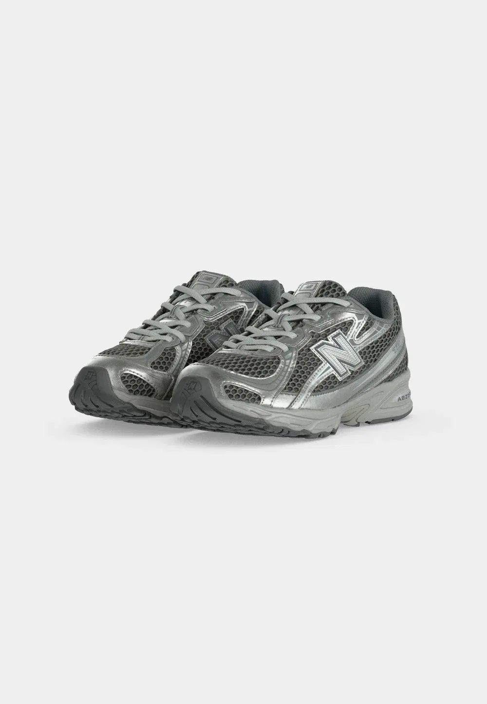 740 унисекс - кроссовки New Balance, Harbor Grey/Silver-Coloured Metallic/Concrete Mg — фото 3