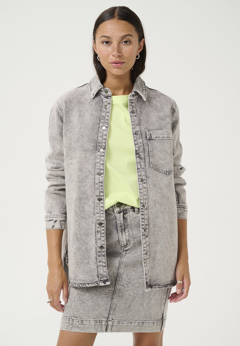 

Короткое пальто Kaffe, цвет Grey Washed Denim
