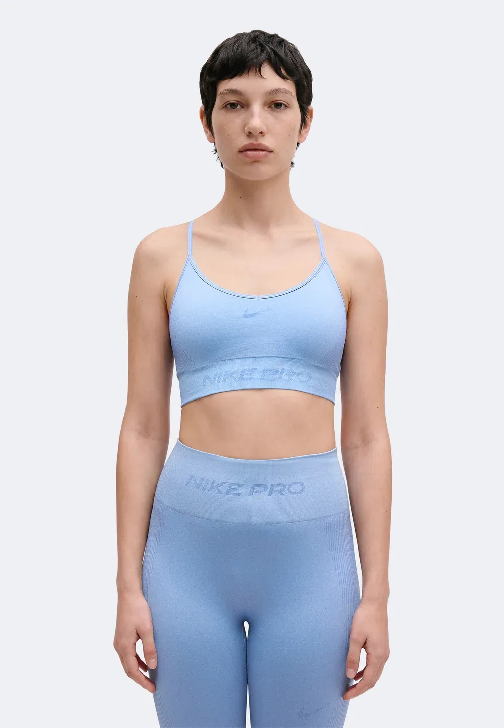 Бюстгальтер - спортивный бюстгальтер с легкой поддержкой Nike Performance, Work Blue
