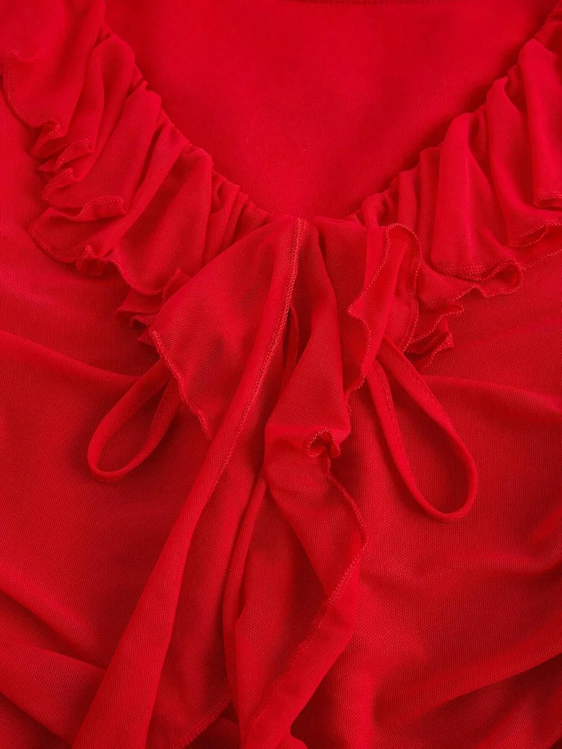 Женское облегающее платье с воротником V и рюшами, Red — фото 2