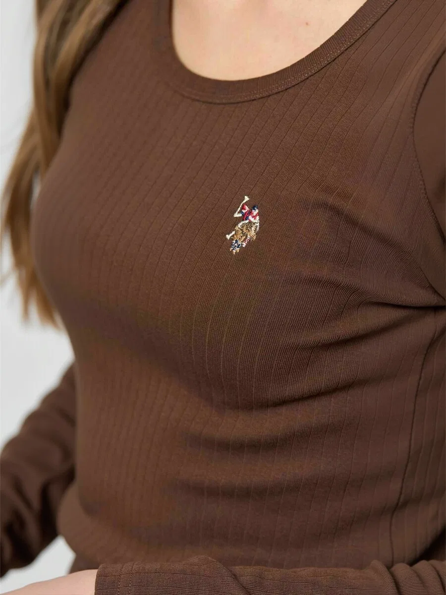 Футболка «UWCarlotte» каштаново-коричневого цвета U.S. POLO ASSN. — фото 4