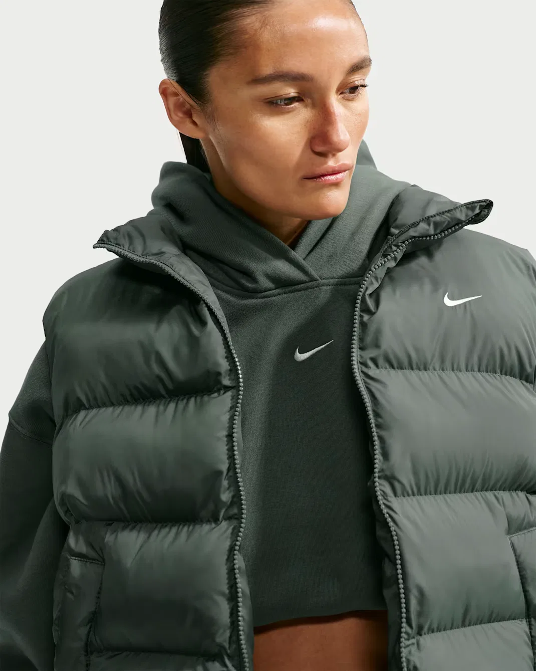 Женская толстовка с капюшоном оверсайз Nike Studio Fleece Medium Weight, Camo Green/Sail — фото 3