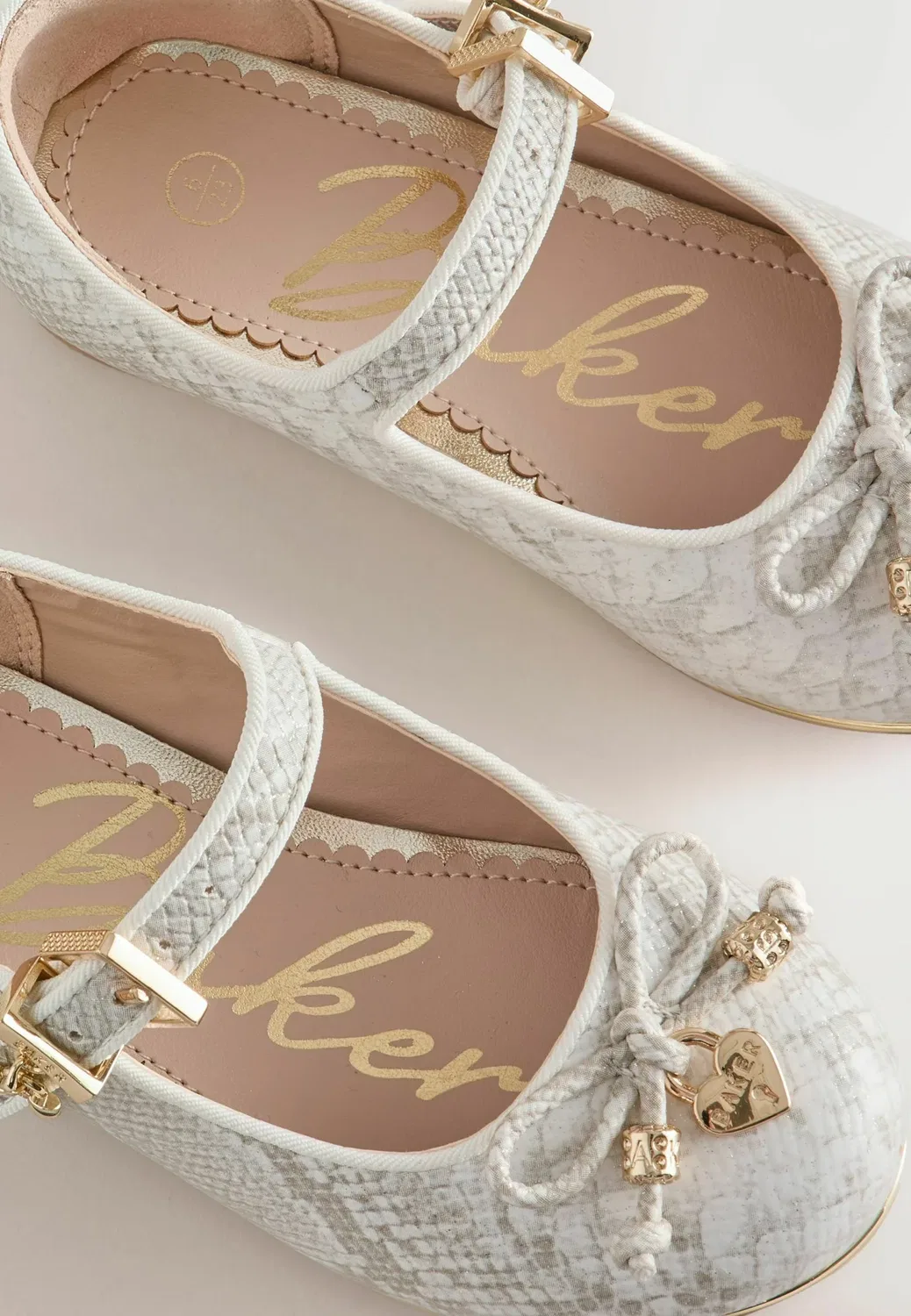 Туфли-Мэри-Джейн с бантом и змеиной кожей - детские туфли Baker By Ted Baker, Ivory — фото 4
