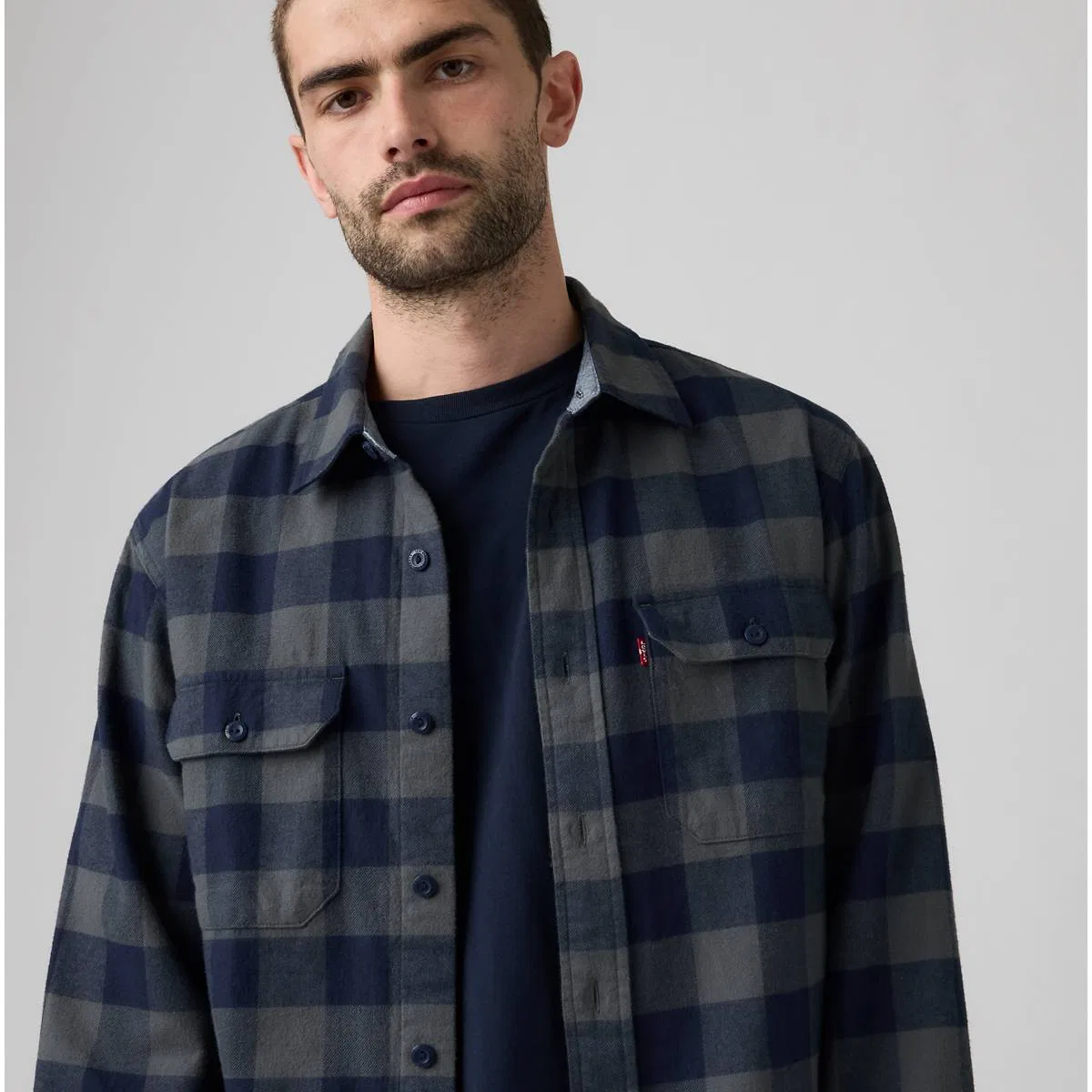 Классический непринужденный рабочий стиль в фланелевой рубашке Levi's, Bandurria Plaid Navy Blazer - Blue — фото 2