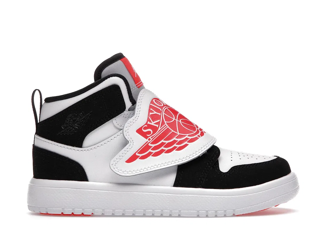 Детские кроссовки Lifestyle Sky Jordan 1 Jordan, White/Infrared 23-Black
