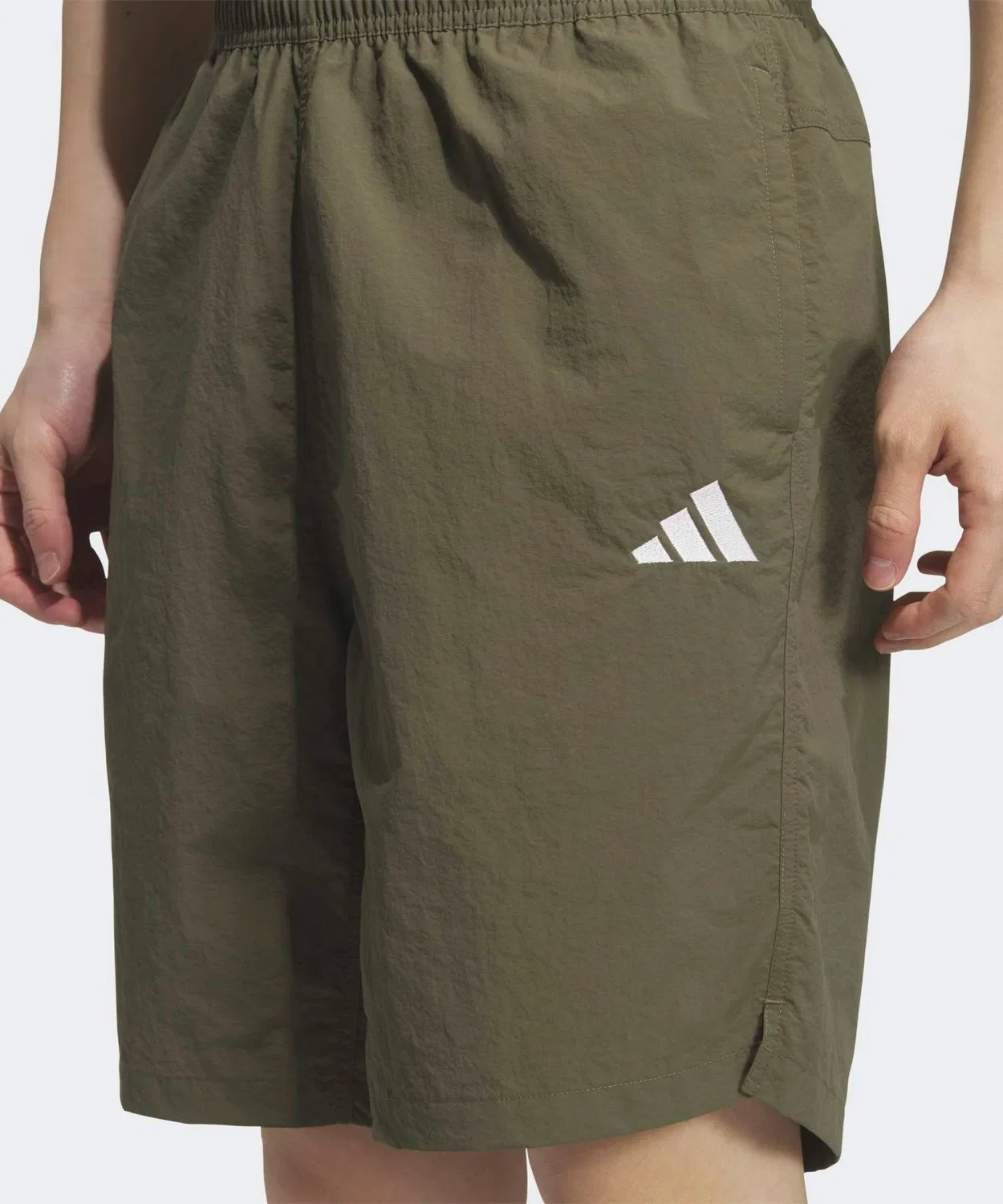 Мужские шорты свободного кроя с плетеным узором, модель Must-Have Loose Fit Woven 8" Baggies, Adidas, Khaki — фото 3
