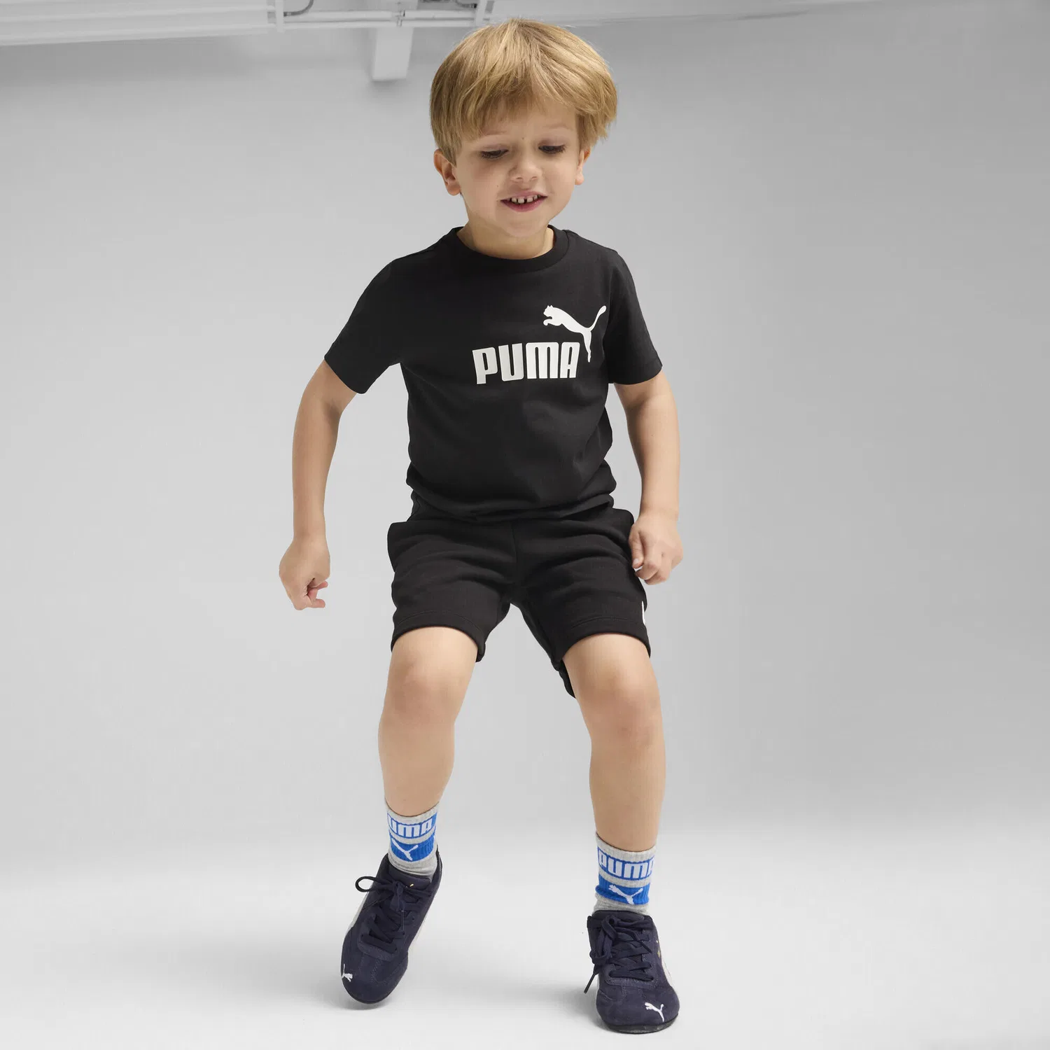 Детская футболка с принтом ESS No. 1 Logo T-Shirt Jungen Puma, Schwarz — фото 4