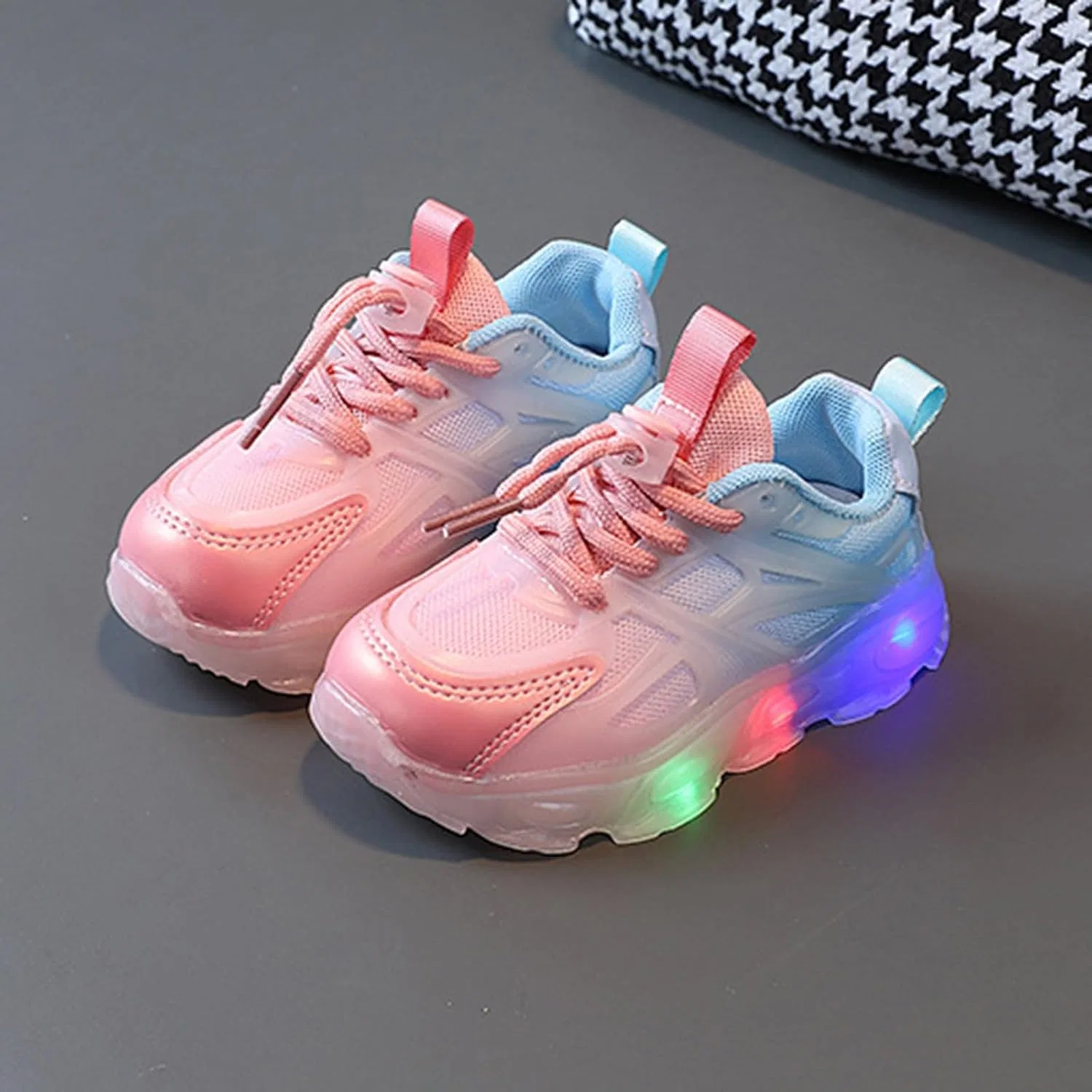 Детские кроссовки для мальчиков с подсветкой, Pink — фото 4