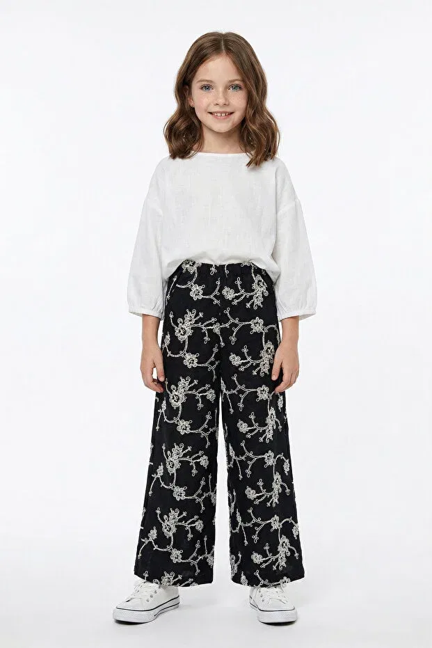 Детские брюки для девочек широкие с принтом Floral embroidered linen look girls' trousers Fulla Moda, Black — фото 2