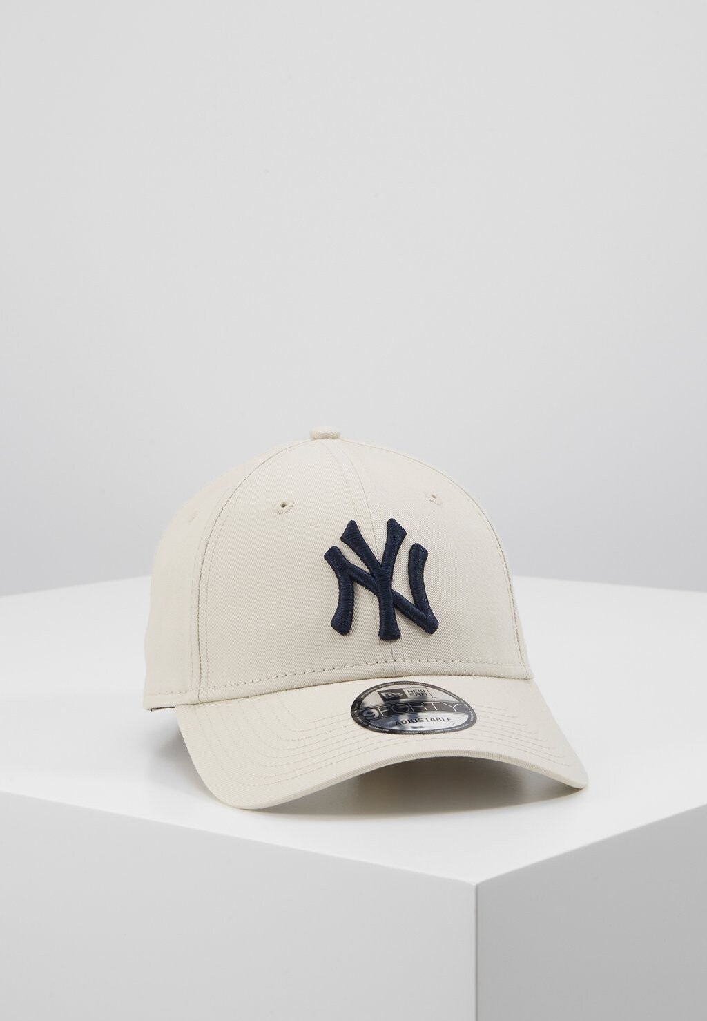 

Бейсболка New Era