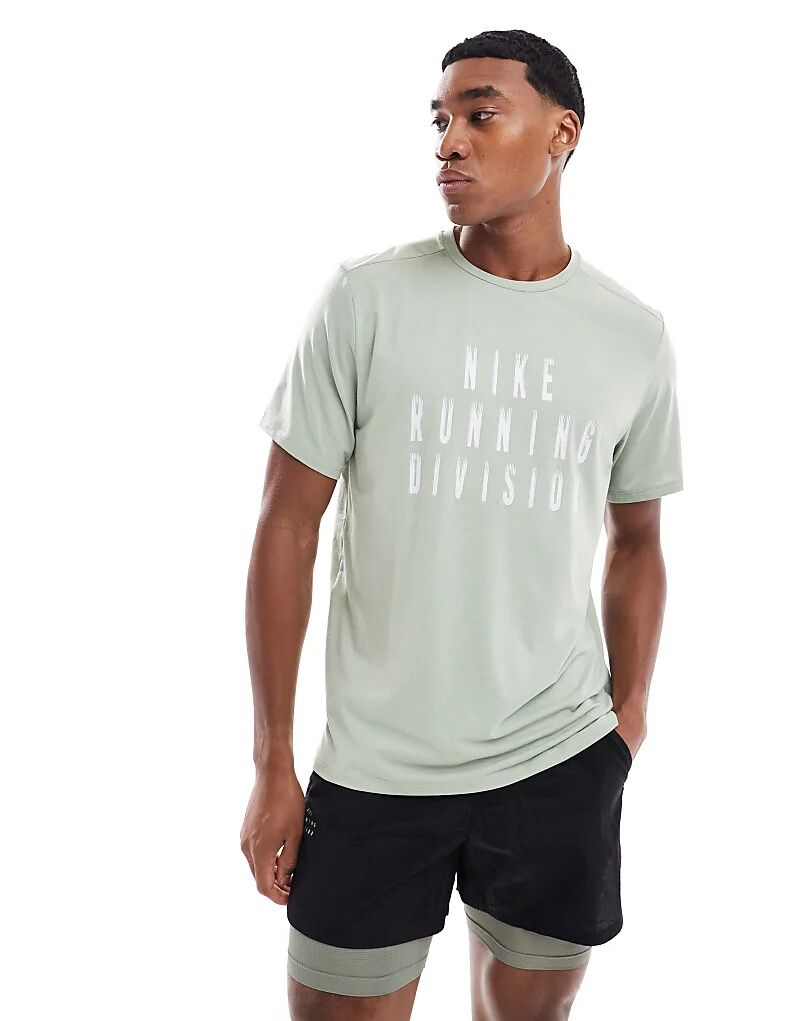 

Футболка Dri-FIT с логотипом Run Division светло-зеленого цвета Nike Running