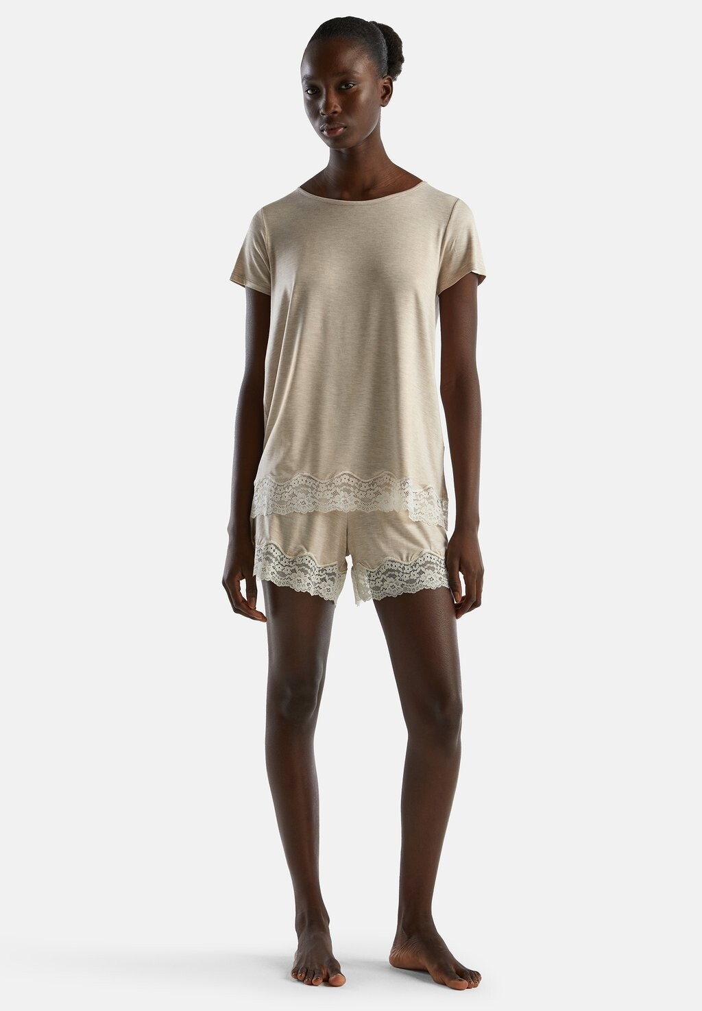 

Шорты COMFORTABLE United Colors of Benetton, бежевый