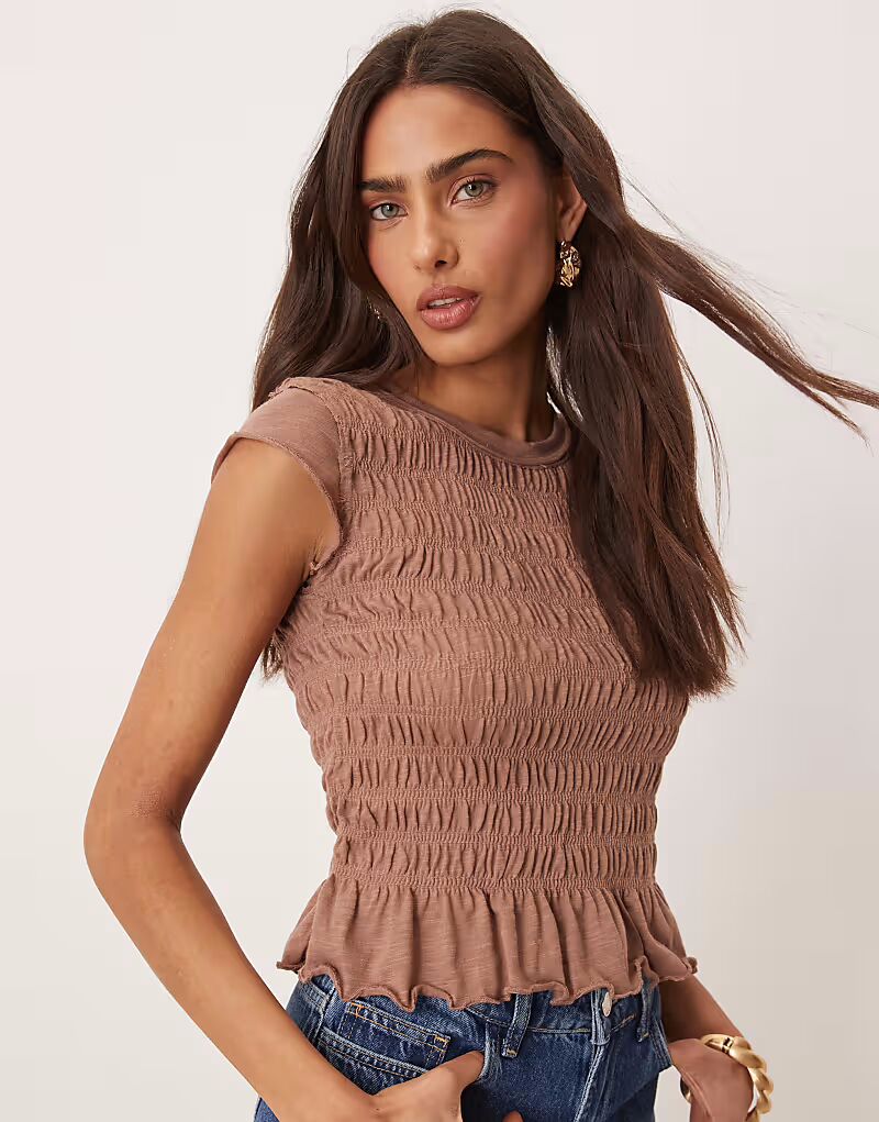 

Футболка Free People Sylvie со сборками цвета пралине