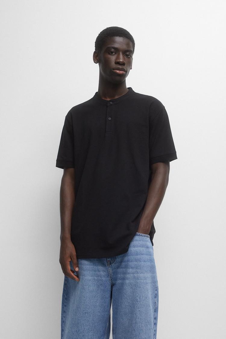 

Рубашка поло с воротником-стойкой Pull And Bear, черный