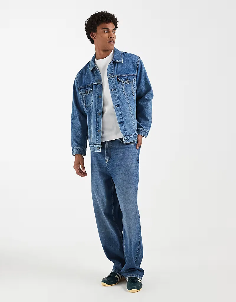 Джинсовая куртка-тракер Levi's свободного кроя, средне-синий — фото 2