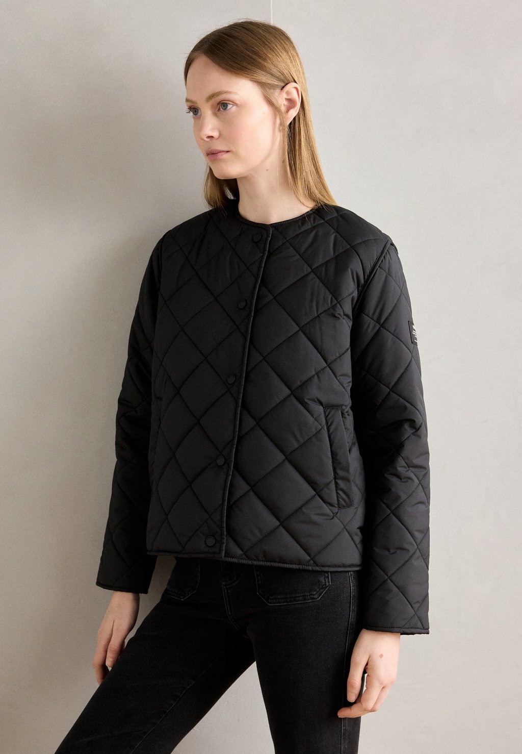 

Легкая куртка JACKET WOMAN Ecoalf, черный
