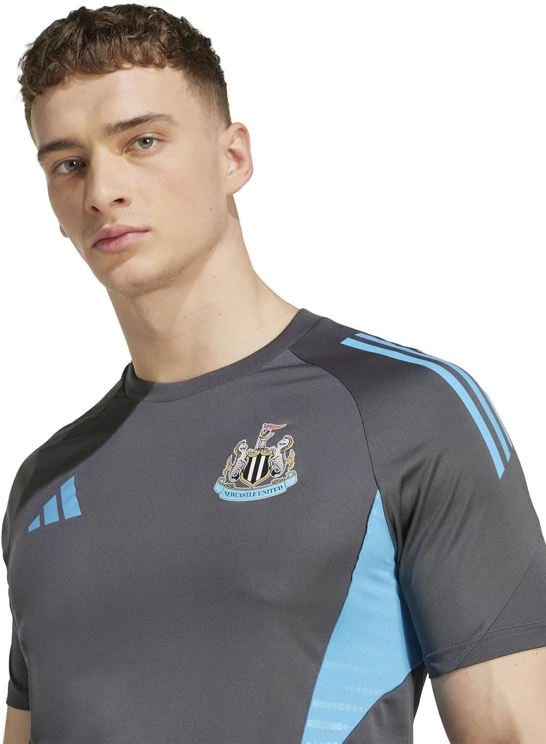 Футболка тренировочная с коротким рукавом Newcastle United FC 25/26 Adidas, серый — фото 3