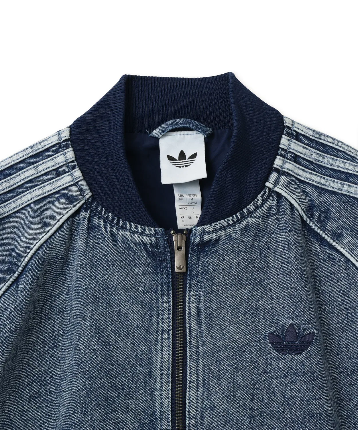 Мужская джинсовая куртка с молнией, без капюшона, модель SST Track Top, Adidas, Light Indigo Blue — фото 2