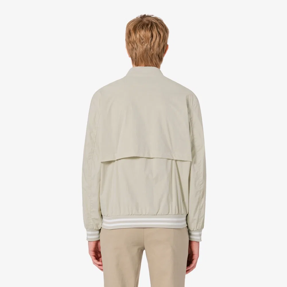 Мужская бежевая весенняя куртка-бомбер от Lacoste — фото 3