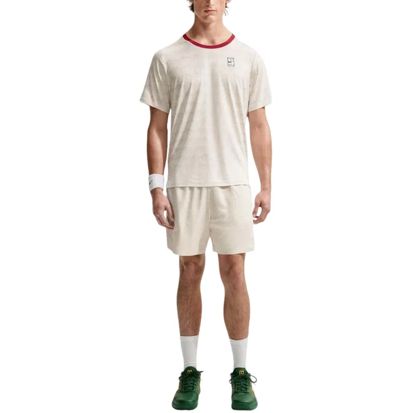 Мужская футболка Nike Court Advantage Dri-FIT с принтом Light Bone Tough Red Black, белый — фото 2