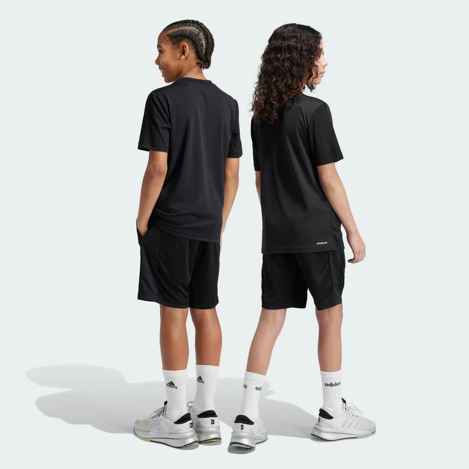 Детские шорты с принтом Train Essentials Logo Adidas, Schwarz Weiss — фото 3